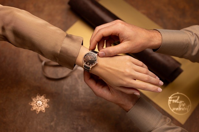 1765516105684489.jpg 07 Centrix晶萃系列镶钻腕表.jpg